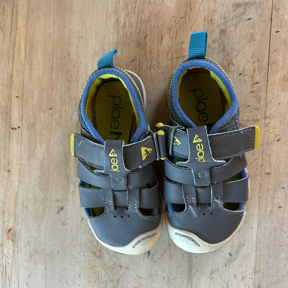 Plae SAM sandals 8T